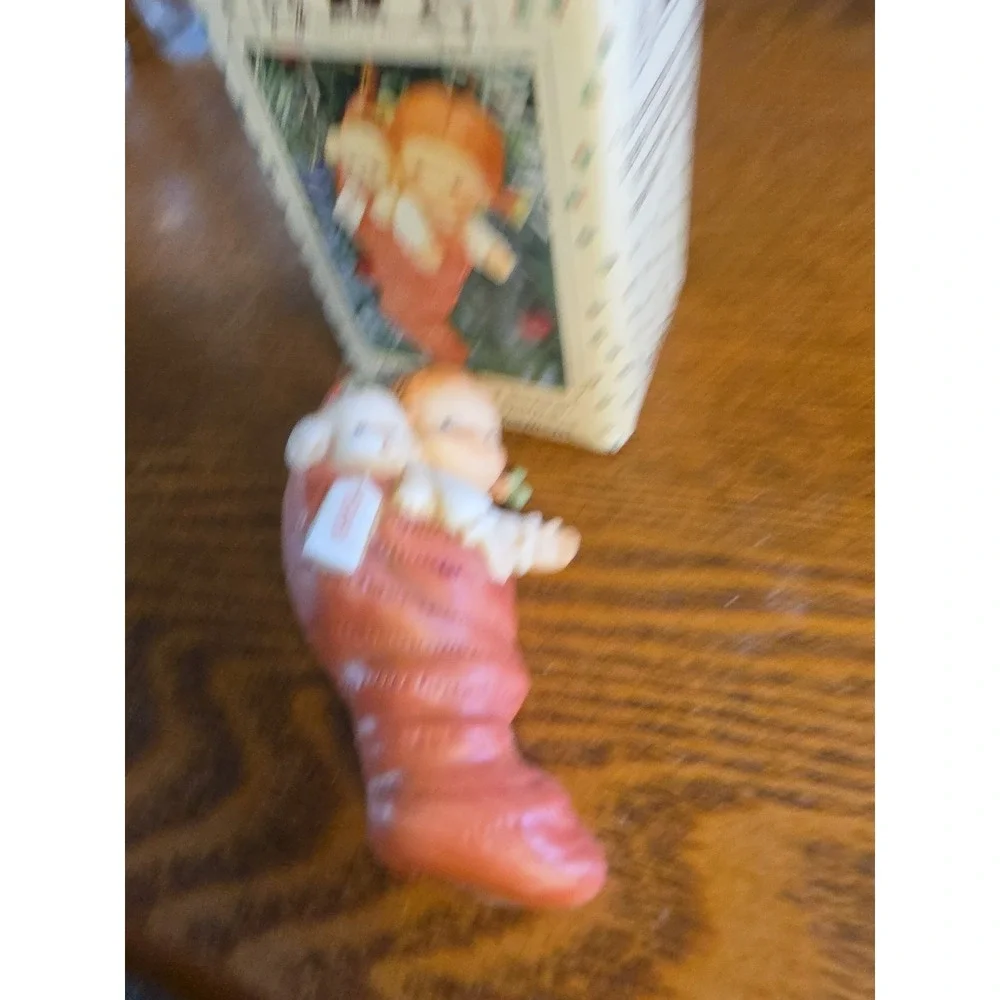 Enesco 1989 Memories of Yesterday A‎ Surprise for Santa Porcelain Ornament